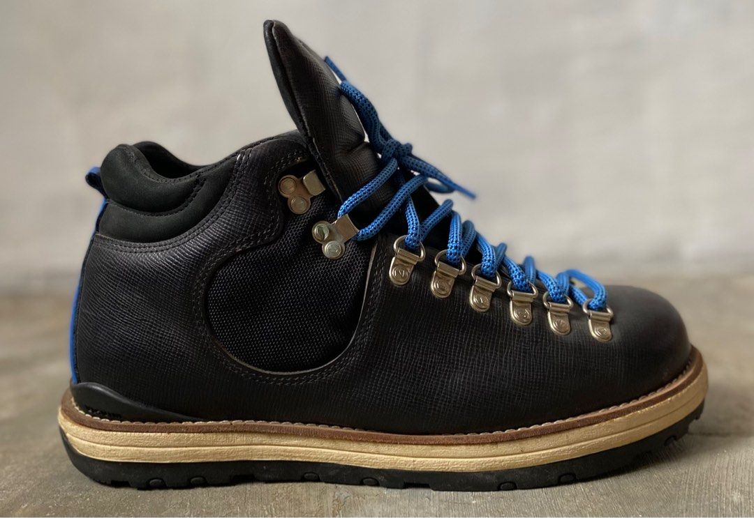 Visvim FW10 Serra Paccard Boots (Category: Boots) located in Manila. Submitted by insidethreads_ (Listing ID 1378689621, Image 3). Description: Size: 9.5 US Condition: 10/10 Material: Leather Made in: Korea Crafted for rugged durability, the FW10 Serra Paccard features a premium leather upper, Vibram sole, and classic hiking boot hardware. Finished with signature blue hiking laces and natural leather welt. A standout archival piece from Visvim’s 