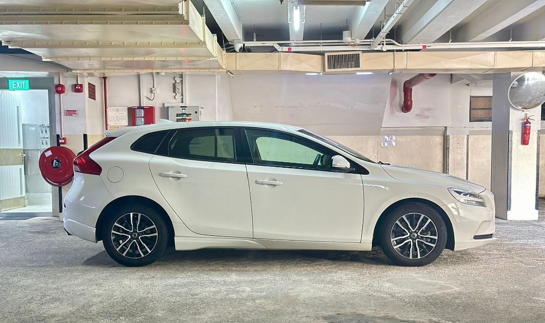 Volvo V40 T2 (Category: Used Cars) located in Singapore. Submitted by firstmotoring88 (Listing ID 1378633182, Image 3). Description: Vehicle Features Powerful 1.5L 4 cylinder inline 16 valve turbocharged engine, 6 speed auto geartronic transmission producing 120bhp and 220nm. Accessories Electric memory seat, front and rear dash camera keyless entry/start/stop, factory fitted audio system. Description Pristine condition! 100% financing at an amaz