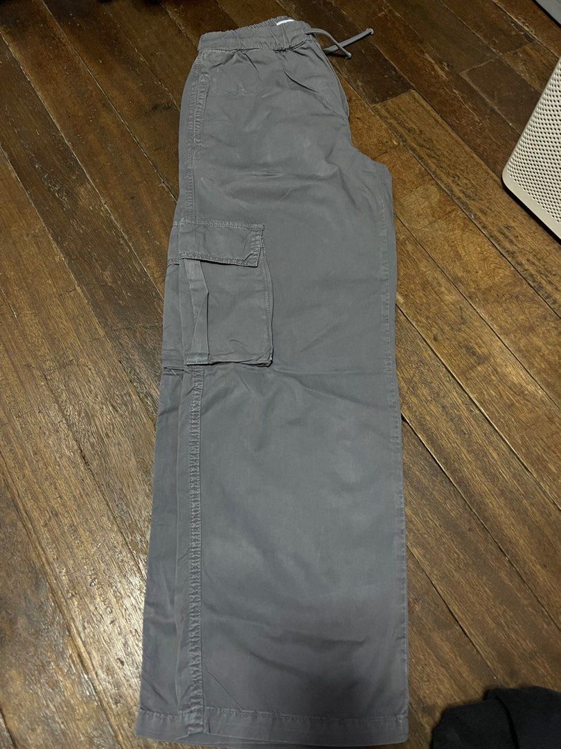 Zara kids pants set (Category: Babies & Kids Fashion) located in Manila. Submitted by declutterfindss (Listing ID 1378603903, Image 2). Description: PLS READ Zara kids and h&m set 2pcs (Selling as a set only) -Zara kids gray cargo pants size 13-14yrs -H&M joggers black size 13yrs Last price already will not reply to low ballers SF c/o buyer MOP bpi or gcash only Pick up in Manila or Eastwood,qc.