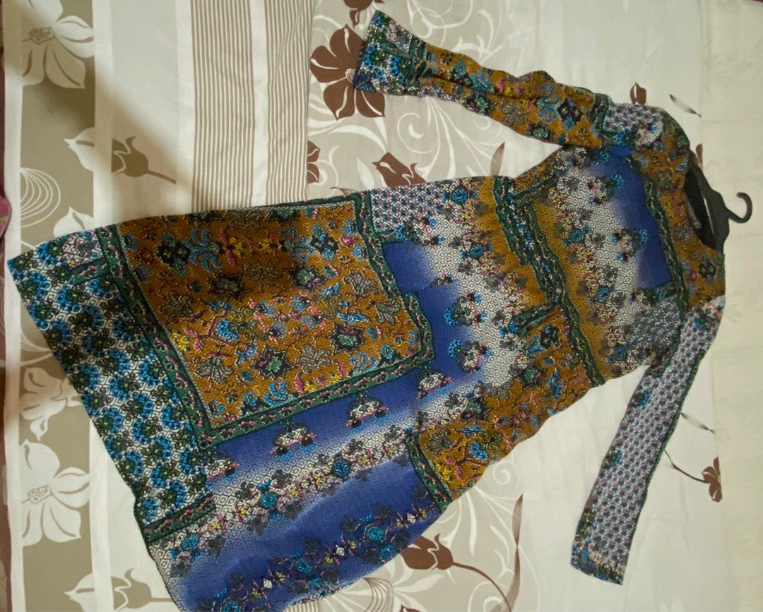 ZARA Patchwork Dress (Category: Dresses) located in Naga. Submitted by brands.avenue_ph (Listing ID 1378668666, Image 3). Description: Medium No flaws, like new Worn twice Comfy to wear Pang lounge wear or while having an easy ride or a long land travel. Dont want to let go kaso di na kasya Fixed price Originally posted at 900 .