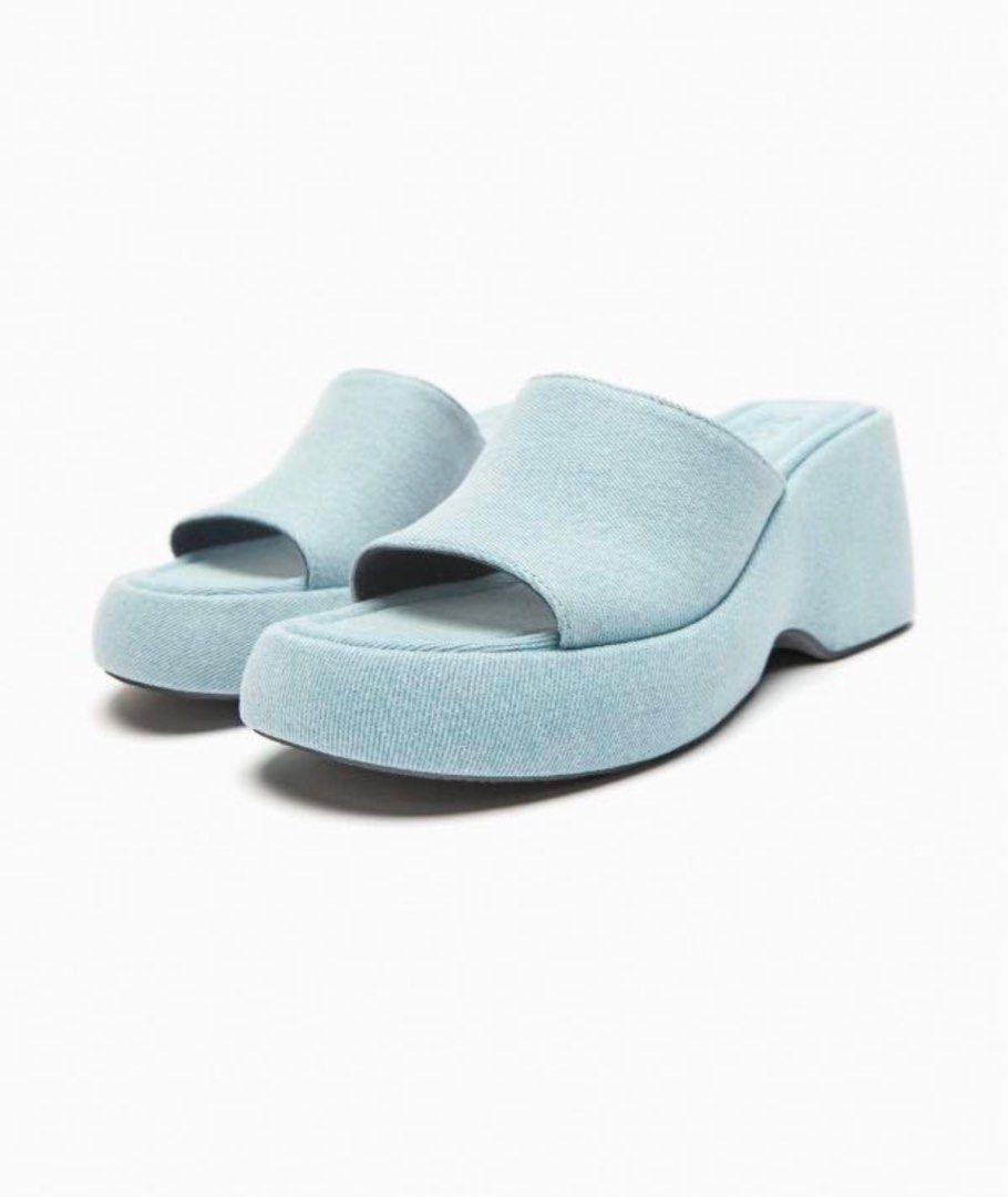 ZARA Sandals (Category: Flats & Sandals) located in Santa Rosa. Submitted by poshthreadsph (Listing ID 1378547009, Image 1). Description: Brandnew with tags‼️‼️‼️ 💯Original not overruns ☝️NO ACTUAL PHOTOS, WHAT YOU SEE IS WHAT YOU GET 📍SIZE36 with dustbag 🎨Color may vary due to lighting 🖤No haggling for brandnew items ❤️ Shipping: Gogo Express, J&t, Lalamove 📍No shipping every sun.
