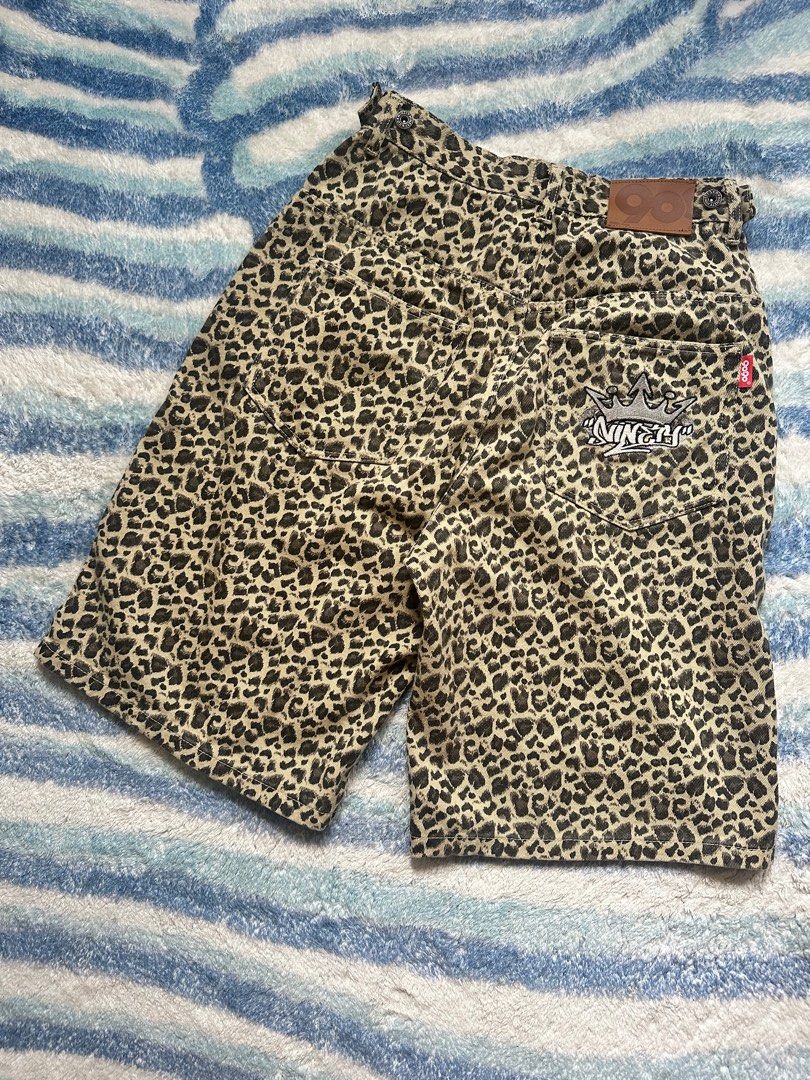 9090 King Logo Assort Buggy Jorts 豹紋短褲, 他的時尚, 褲子