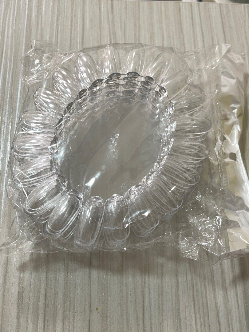 由 lilianwen (刊登 ID 1378789909，圖片 1) 提交，位於 台中市 (Taichung) 的 美甲展示色卡 (類別：美甲、手部保養)，說明：有三包，一包10入 一包$20 三包$50。