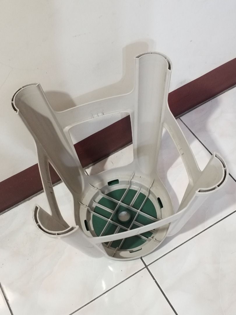 由 bria30 (刊登 ID 1378888362，圖片 2) 提交，位於 桃園市 (Taoyuan) 的 大團圓椅/板凳/塑膠椅/四角椅/夜市廟會椅/工廠工作椅 (類別：椅子)，說明：椅面離地高度47公分，直徑29公分。