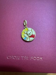 周大福 金迪士尼小熊維尼系列維尼金吊墜64225816106882110