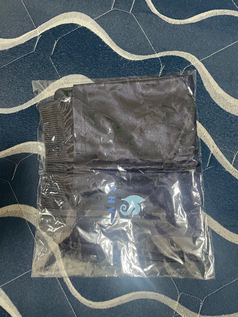 由 z11432011 (刊登 ID 1378854072，圖片 2) 提交，位於 高雄市 (Kaohsiung) 的 新竹 關西高中 運動短褲 高中運動服 40號 二手試穿品 (類別：其他居家傢俱)，說明：此款二手品 穿過1-2次 要求品質者請勿購買 尺寸40號 請看時拍圖 能接受在購買 請看時拍圖 能接受在購買 本賣場注意 對商品的要求較高者請自行去實體門市或是直接買新的 請勿下標 *沒有提供7天鑑賞期 * 要先講清楚 一出貨買家收到貨有什麼問題 本賣場一切不負責 我也是低價賠錢賣出 註 無保固 無退貨 無退款 無換貨 本人是清倉大特賣 (超商出貨會包很緊已保護產品為主請不用擔心) 已上能接受在下標。