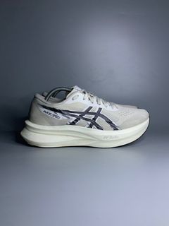 (Category: ) located in . Submitted by kalye_footwear (Listing ID 1378745335, Image 1). Description: .