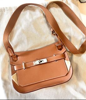 (Category: ) located in . Submitted by avoir_luxe (Listing ID 1378815911, Image 1). Description: .