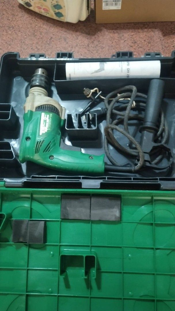 由 a58642031 (刊登 ID 1378781234，圖片 2) 提交，位於 新北市 (New Taipei) 的 **二手功能正常** 大廠HITACHI 日立 插電三用電動鎚鑽 DH24PG 板橋陽明街全家可自取 (類別：戶外家具)，說明：面交自取地點：板橋陽明街90號 全家便利商店門口 （Hitachi Koki）24mm（15/16"）DH 24PG 型號的電鎚鑽。 型號：: DH 24PG。 鑽孔能力：: 混凝土24mm、鋼材13mm、木材32mm。 輸入功率：: 730W。 夾頭類型：: SDS-plus。 用途：: 適用於混凝土、鋼材和木材的鑽孔作業，也可用於鑿削作業。。