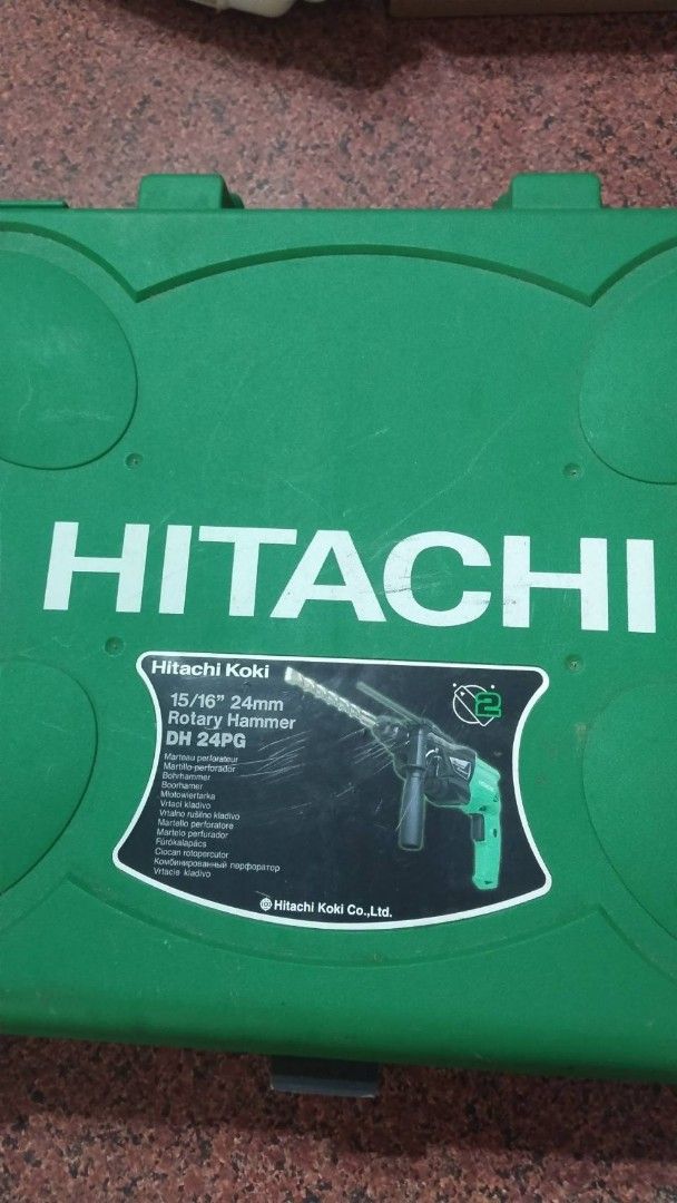 由 a58642031 (刊登 ID 1378781234，圖片 3) 提交，位於 新北市 (New Taipei) 的 **二手功能正常** 大廠HITACHI 日立 插電三用電動鎚鑽 DH24PG 板橋陽明街全家可自取 (類別：戶外家具)，說明：面交自取地點：板橋陽明街90號 全家便利商店門口 （Hitachi Koki）24mm（15/16"）DH 24PG 型號的電鎚鑽。 型號：: DH 24PG。 鑽孔能力：: 混凝土24mm、鋼材13mm、木材32mm。 輸入功率：: 730W。 夾頭類型：: SDS-plus。 用途：: 適用於混凝土、鋼材和木材的鑽孔作業，也可用於鑿削作業。。