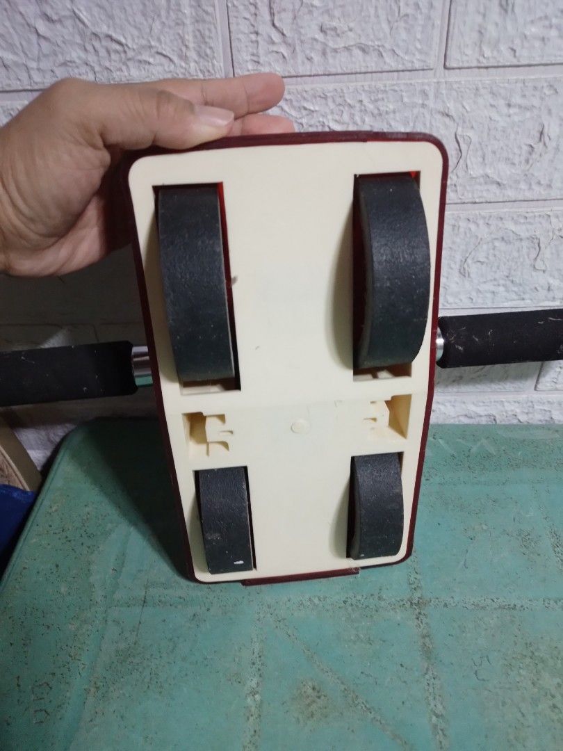 Abs rolling wheel, lp (Category: Cardio & Fitness Machines) located in Caloocan City. Submitted by 4kidsstore (Listing ID 1378882656, Image 3). Description: very good condition PALUGI PRICE NA,WAG NA PO BARATIN😊.