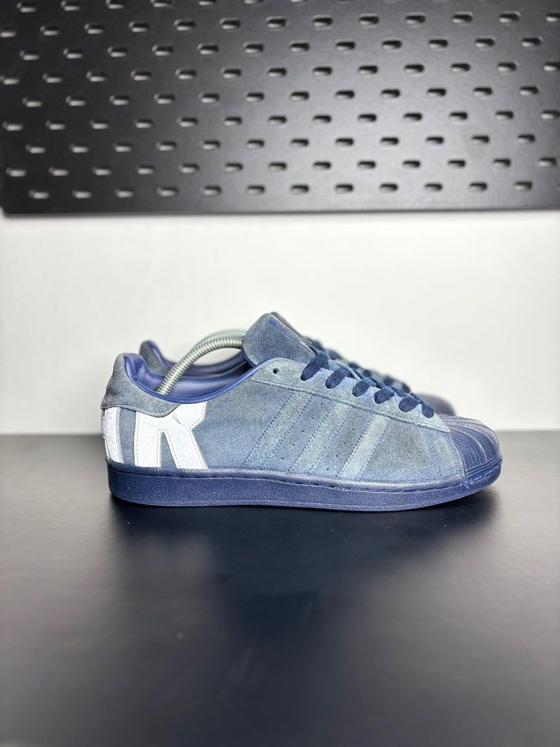 ADIDAS SUPERSTAR SIZE 42, Fesyen Pria, Sepatu Sneakers di Carousell