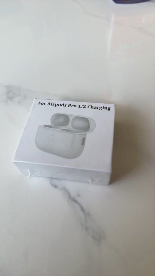 Airpods Pro 1/2 Charging Case (Category: Earphones) located in Singapore. Submitted by mrarthur93 (Listing ID 1378815508, Image 1). Description: Hey there! I'm selling a brand new charging case for Airpods Pro 1/2. It's in perfect condition, never been used. It's the perfect replacement if you've lost your original case or if it's damaged. It's a great deal for anyone looking to keep their Airpods charged and ready to go. If you're interested, fe