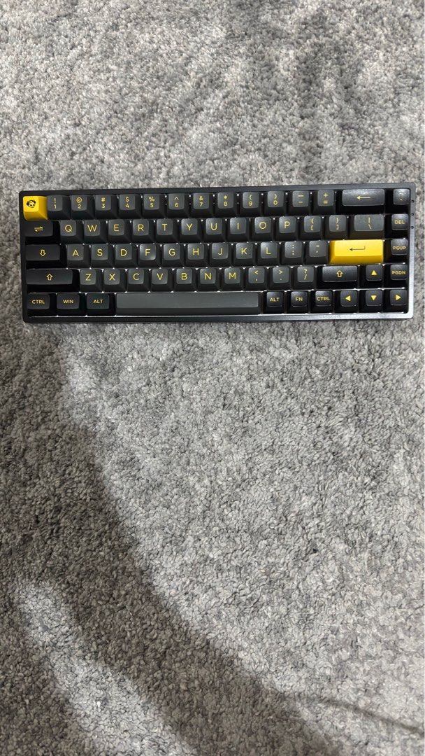Akko 3068B Mechanical Keyboard 65%- Like New