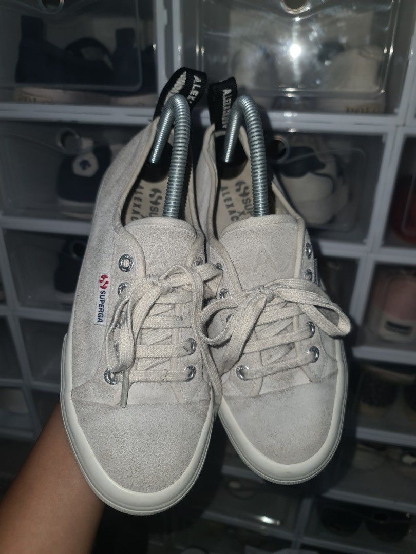 ALEXACHUNG X Superga / Suede / 24 CM (Category: Sneakers) located in Tanza. Submitted by jazz.93 (Listing ID 1378769280, Image 2). Description: ALEXACHUNG X Superga / Suede / 24 CM 400 + SF Sign of usage Need wash/cleaning 🔴 Please note, these shoes are preloved and do not come with the original box. 🔴 Color may vary due to lighting 🔴 Please manage your expectations and buy at your own risk. MOP: Gcash/Maya/Seabank Loc: Tanza, Cavite MOD: J&T 
