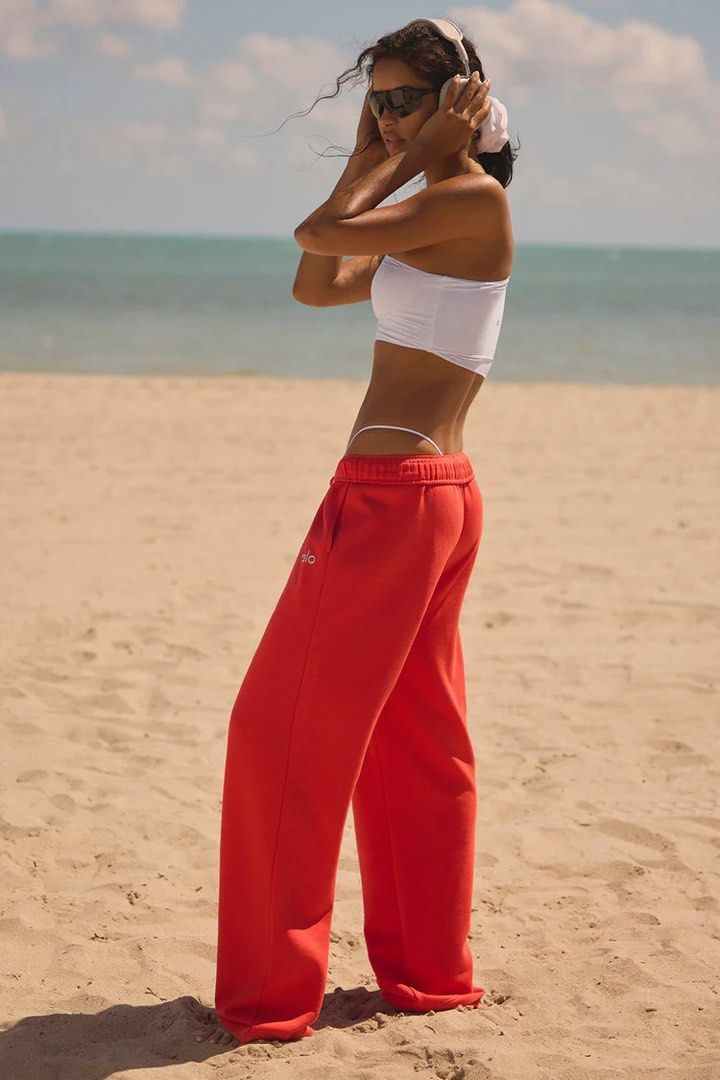 Alo Accolade Pants (Category: Other Bottoms) located in Manila. Submitted by jean_closet (Listing ID 1378824424, Image 2). Description: Used 3x Last price. I’d rather keep than sell low. Would still love wearing this pair on my flights if not sold Unique color! Rfs i have soooo many clothes .