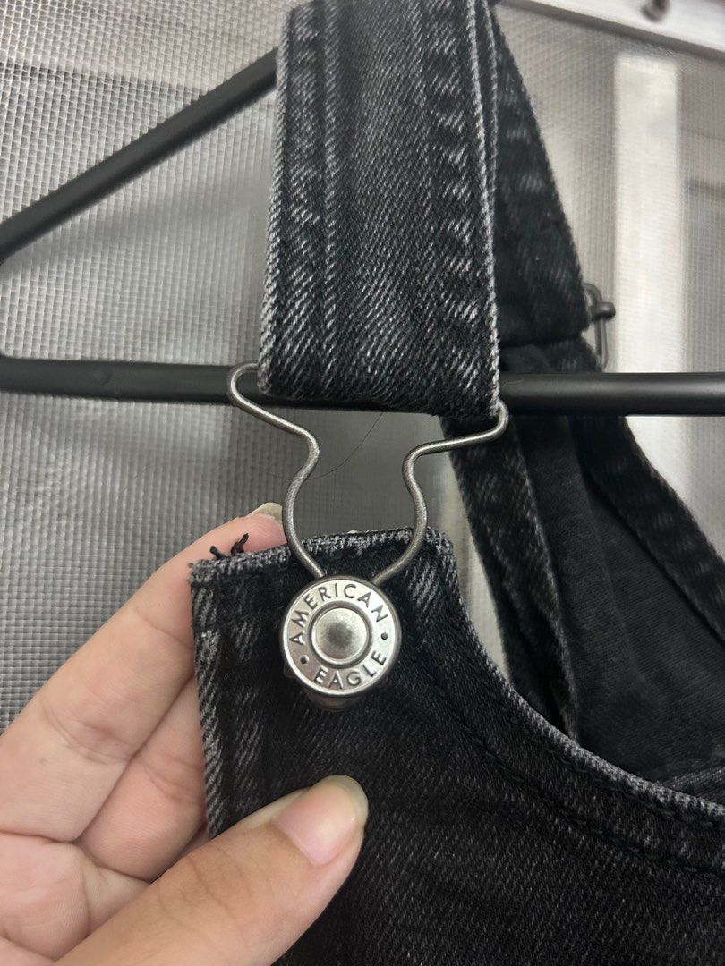 American Eagle denim jumper (Category: Rompers) located in Cavite. Submitted by elledecluttersss (Listing ID 1378908327, Image 2). Description: Can pass as brand new Medium on tag Gcash payment only.