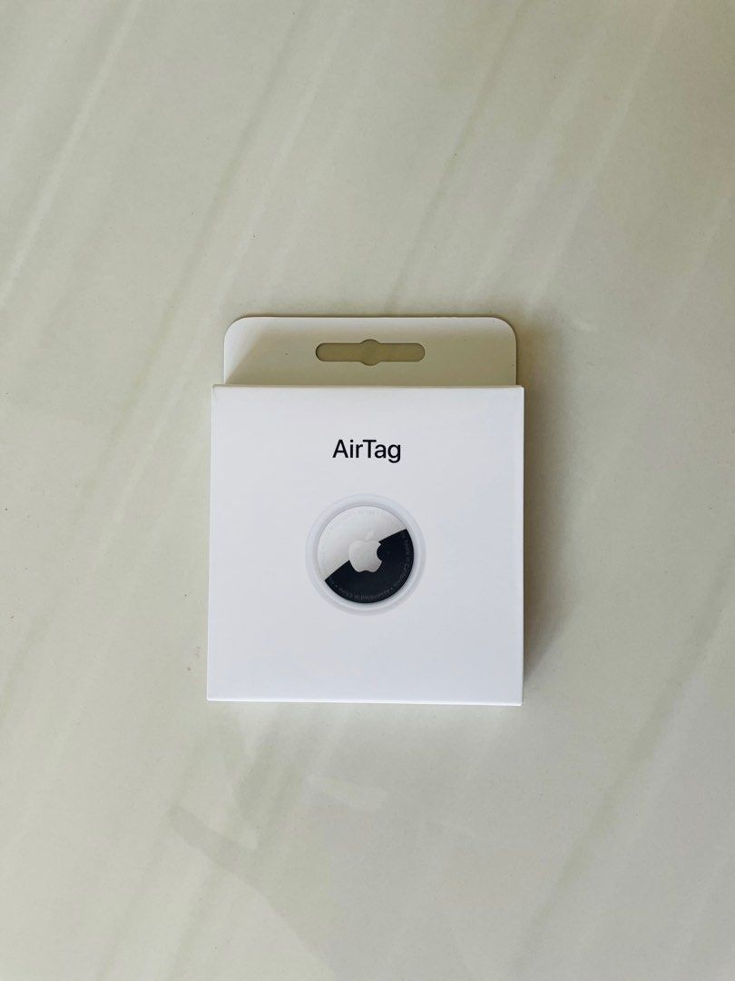 Apple AirTag (Category: Other Mobile & Gadget Accessories) located in Singapore. Submitted by glowy.misc (Listing ID 1378812635, Image 1). Description: .