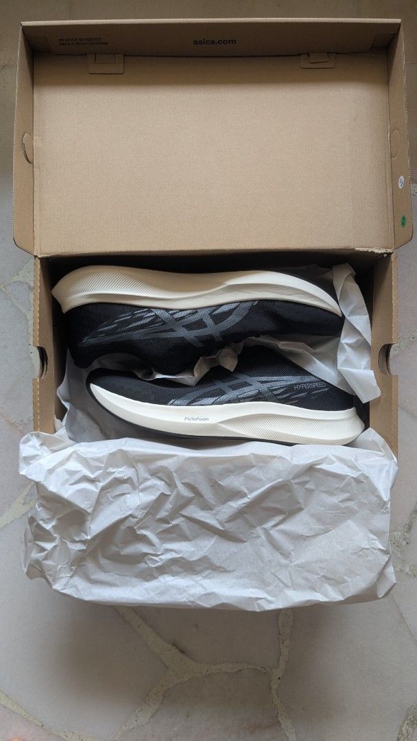 ASICS Hyper speed 4 Shoes - Black hyperspeed (Category: Sneakers) located in Singapore. Submitted by zexaszexas (Listing ID 1378619733, Image 2). Description: - Brand New ASICS Hyper speed 4 shoes - Size US 11 - Delivery available or meet up at west side mrt stations.