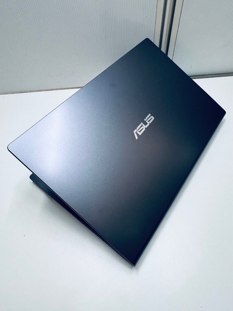 Asus Vivobook X415EA core i5-1135G7 16GB ram (Category: Laptops & Notebooks) located in Singapore. Submitted by pcgallerysg (Listing ID 1378875321, Image 3). Description: Almost mint condition but no box Pls view our customers’ feedbacks, purchase with confidence ! We accept Payments by : CDC vouchers, Cash, Paynow, PayLah. Vivobook X415EA specs : 🔶 Intel Core i5-1135G7 1.6Ghz (turbo to 4.2Ghz ) !! 🔶 14” FHD non touch screen (1920 x 1080) ! 🔶 
