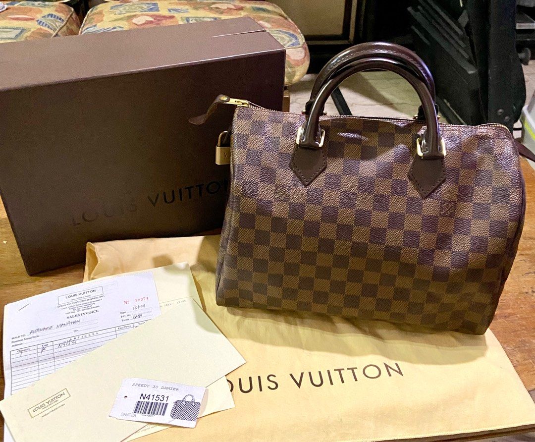 Authentic LV Damier Ebene Speedy 30 (Category: Luxury Bags & Wallets) located in Manila. Submitted by rosamanerds (Listing ID 1378775303, Image 1). Description: Authentic like new. Complete inclusion only issue: missing key. Bought in Greenbelt with receipts. Seldom used. Excellent condition. Negotiable. NO to Low ballers pls!!!.