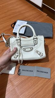 関税込 BALENCIAGA Nano ハンドバッグ ミディアム Women's Bags | Balenciaga US