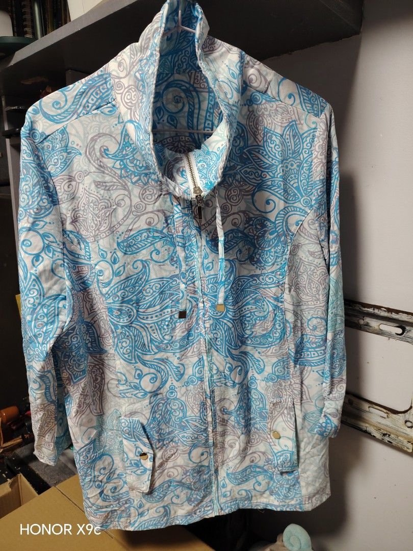 Blue jacket (Category: Coats, Jackets and Outerwear) located in Manila. Submitted by fnicolas (Listing ID 1378794029, Image 1). Description: .