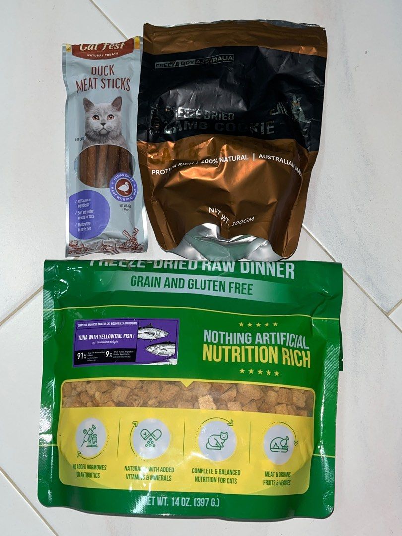 Free Treats For Community Cats (Category: Pet Food) located in Singapore. Submitted by magicdishes (Listing ID 1378860626, Image 1). Description: Bundle of cat treats, plus more not shown. Pick up within 24hrs. Grain and gluten-free, great for a variety of cat diets. Pick up at address below. No other locations, no refunds no more photos.