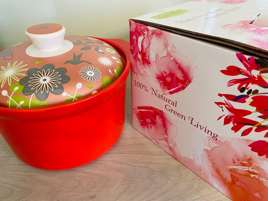 由 lamutea (刊登 ID 1378897731，圖片 2) 提交，位於 新北市 (New Taipei) 的 CeraVita 韓國品牌 耐高溫陶瓷鍋煲湯燉鍋陶鍋 3.0L (類別：炊具及配件)，說明：韓國品牌陶瓷鍋全新附盒 材質不含金屬化學成份 高密度陶瓷導熱快 能承受強烈溫差乾燒不裂 更多資訊可參考圖片。