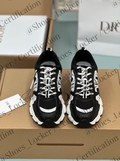 (Category: ) located in . Submitted by shoes_locker (Listing ID 1375927924, Image 1). Description: .