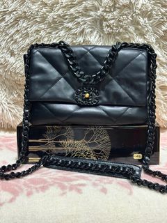 (Category: ) located in . Submitted by vintagefashionwear (Listing ID 1378921022, Image 1). Description: .