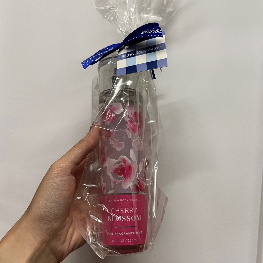 Cherry Blossom Bath & Body Works (Category: Fragrance & Deodorants) located in Makati City. Submitted by ally1914 (Listing ID 1378834357, Image 2). Description: Selling below SRP Rfs: decluttering.
