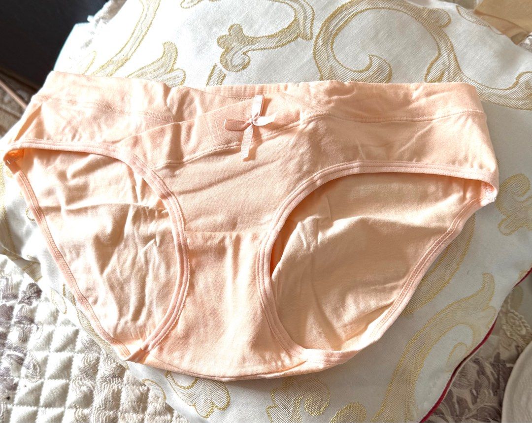 Cotton underwear (Category: Maternity Care) located in Singapore. Submitted by m4drs2rsxk (Listing ID 1378748087, Image 2). Description: Pregnant women can wear. $4 per pack 3 packs $10.