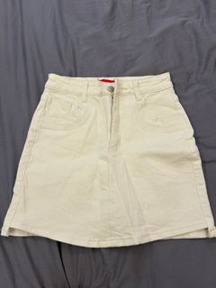 (Category: ) located in . Submitted by pprelovedclothess (Listing ID 1378823491, Image 1). Description: .