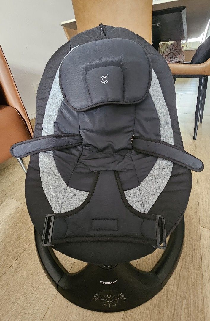 Crolla Baby Bouncer - Adjustable Backrest, Breathable Cushion (Category: Other Kids Furniture) located in Singapore. Submitted by ellap0t (Listing ID 1378817449, Image 1). Description: - Supports babies up to 12kg - Adjustable backrest for sitting and napping - Breathable cushion for temperature regulation - Power options: adapter, USB power bank, or AAA batteries - Includes remote control.