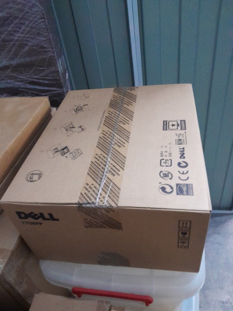 Dell Monitor (Category: Garage sale) located in Singapore. Submitted by mgaungthu89449 (Listing ID 1378899776, Image 2). Description: brand new.