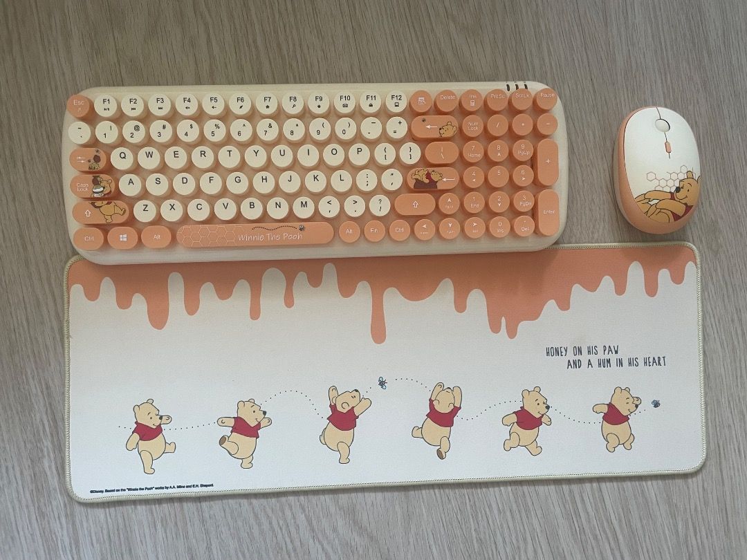 Disney Winnie the Pooh Wireless Keyboard and Mouse Set