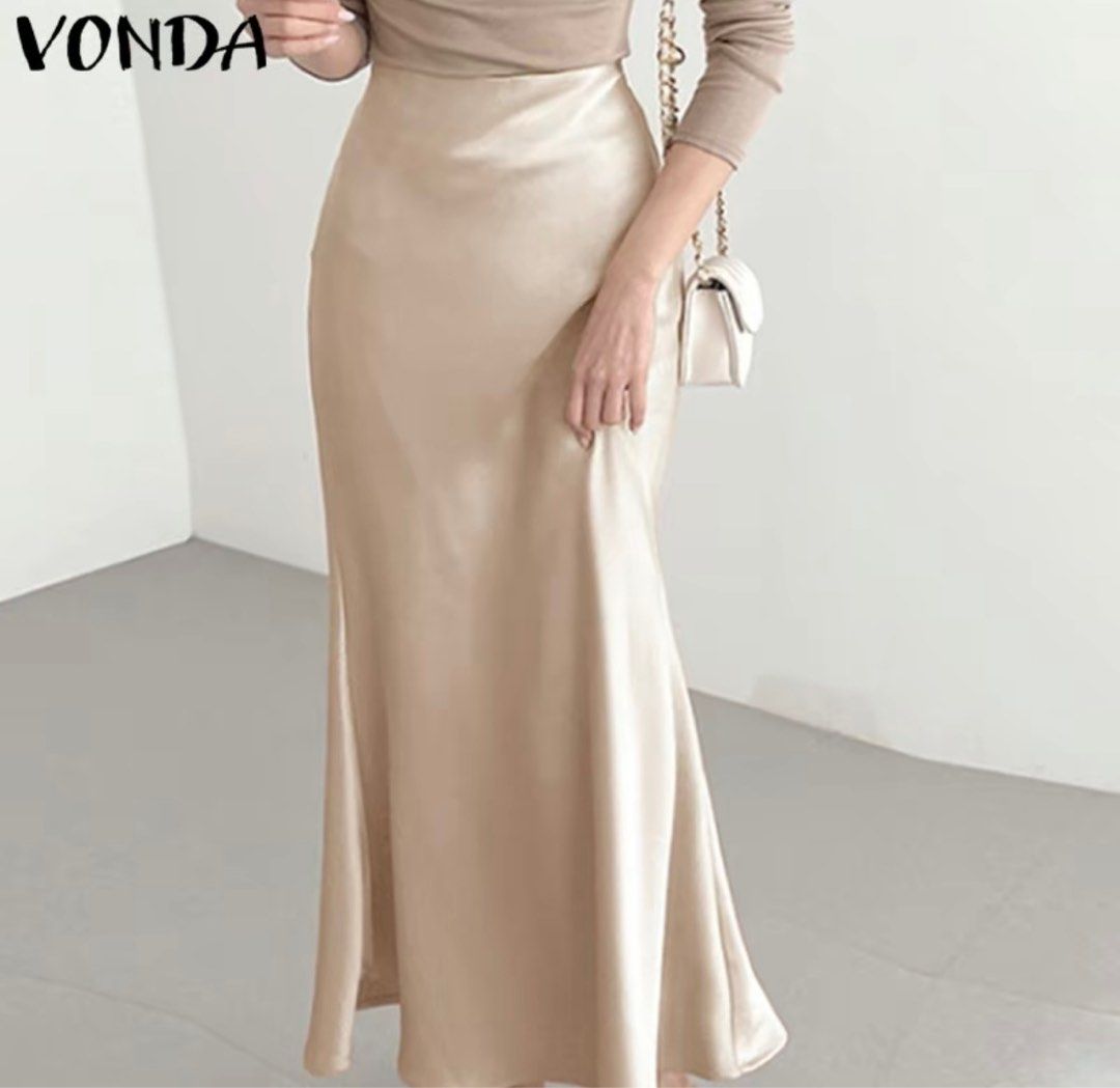 Elegant Flare Skirt (Category: Skirts) located in Muntinlupa City. Submitted by em_prelovedx (Listing ID 1378885391, Image 2). Description: Bought this skirt for 400+ each, selling for only 500 both. RFS: Decluttering.