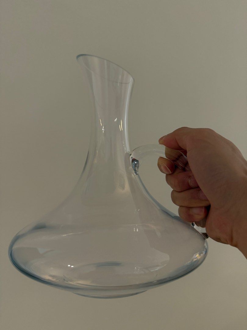 Elegant Glass Wine Decanter