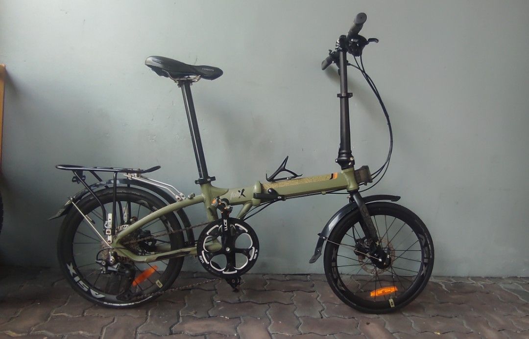 Element Foldx Asix Foldable Bicycle 20" (Category: Bicycles) located in Singapore. Submitted by edsgaming773702 (Listing ID 1378835689, Image 1). Description: I'm selling my foldable bike because I use it rarely. The condition is like new and ready for ride. It's original brand new price is SGD 550 but I let it go by 230 Note: I'll change the seat back to it's original. - Negotiable.