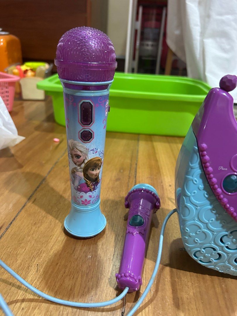 Frozen Karaoke Set Collectible (Category: Western Merchandise) located in San Juan City. Submitted by ukiyo.market (Listing ID 1378867421, Image 2). Description: From US.