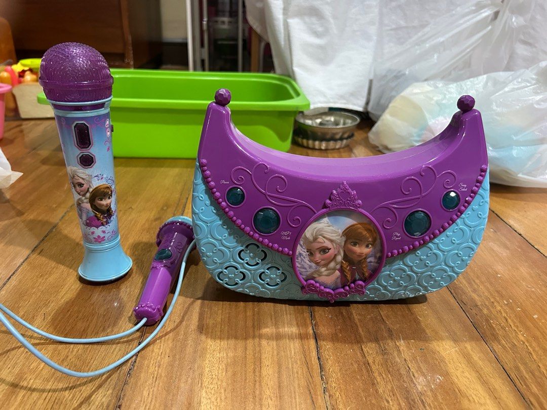 Frozen Karaoke Set Collectible (Category: Western Merchandise) located in San Juan City. Submitted by ukiyo.market (Listing ID 1378867421, Image 1). Description: From US.