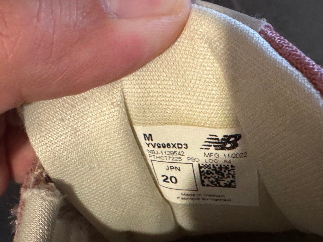 Genuine New Balance Kids Shoes (Category: Babies & Kids Fashion) located in Singapore. Submitted by heyjman (Listing ID 1378778935, Image 3). Description: See pictures for shoe size Collect at Hougang St 11. No postage services.
