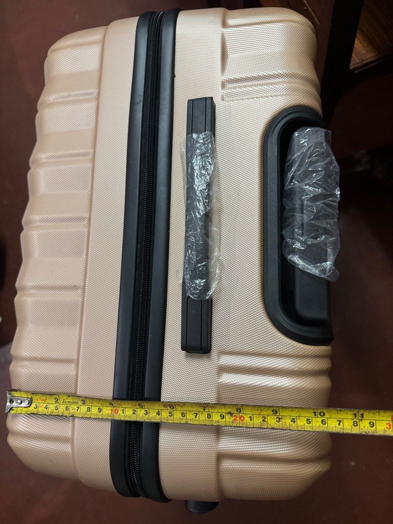 Gold Luggage Large Japan quality (Category: Luggage) located in Quezon City. Submitted by jklretail (Listing ID 1378861269, Image 3). Description: Used once. Ginamit lang pang uwi ng over baggage items from Japan Large size Length 65cm Height 26cm Width 44cm.