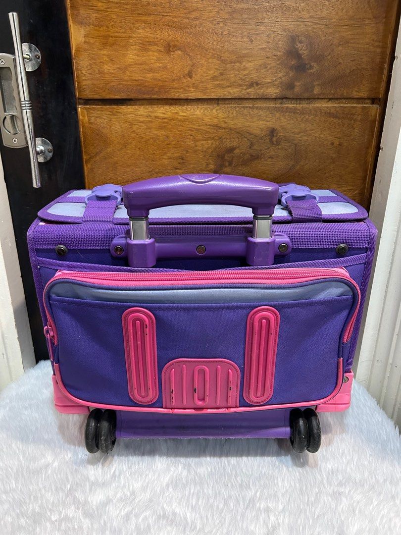 Hawk Large school stroller bag (Category: Strollers) located in Manila. Submitted by sofyzticada (Listing ID 1378834922, Image 3). Description: 100% Original. 48 hours reservation only. Payment first policy. MOP: Gcash or Bank transfer MOD: Lalamove or Flash express.