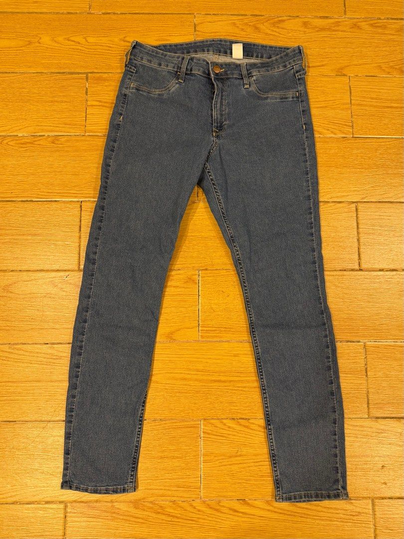 H&M Skinny Ankle Regular Waist (Category: Jeans) located in Manila. Submitted by yokonaur (Listing ID 1378857563, Image 1). Description: Skinny Ankle Regular Waist The fabric is cool to the skin and has a slight stretch for added comfort. Brand: &DENIM by H&M Size: 33 ✅ Used Once or Twice ✅ No Flaws ✅ Good Condition RFS: decluttering 💵 GCash | Cash | BDO 📍Taft Avenue, Malate, Manila 🛵 Pick-up | Lalamove | J&T .