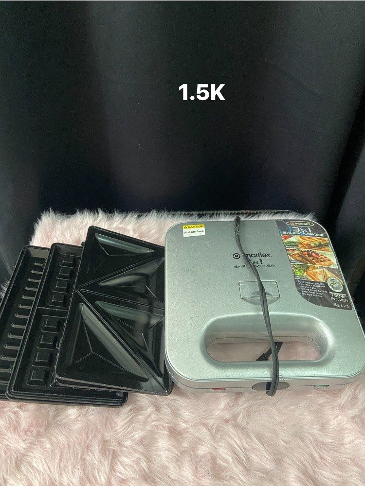 IMARFLEX 3in1 Snack Maker (Category: Other Kitchenware & Tableware) located in Quezon City. Submitted by cloabundance (Listing ID 1378752306, Image 1). Description: RFS: DECLUTTER .