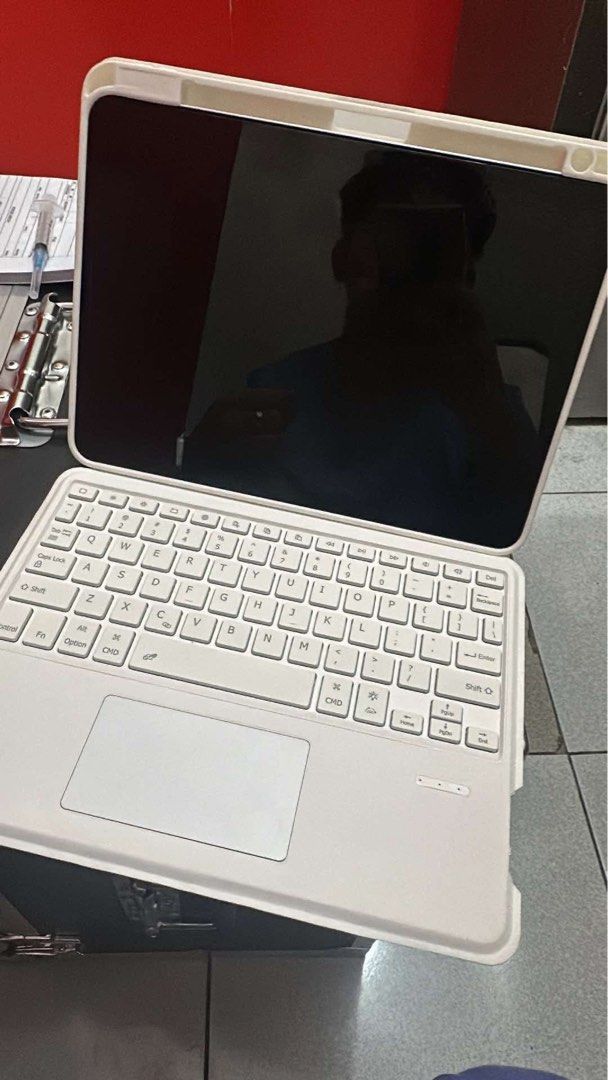 Ipad Air 5th Gen (M1) 256gb (Category: iPad) located in Carmona. Submitted by wizardmage (Listing ID 1378851008, Image 1). Description: For Swap sa iPad Pro M1 pataas 11 inches -Almost new -Purchased Last Nov 22, 2024 only -Warranty till Nov 21, 2025 -Complete Package -With Smart Keyboard Case -No issues whatsoever -100% battery health Meetup : SM Sanpedro RFS : Upgrade.