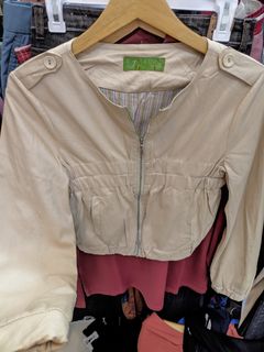 (Kategori: ) berada di . Dikirim oleh thriftby.titaaa (ID iklan 1378898984, Gambar 1). Deskripsi: .