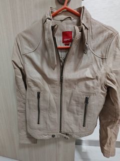 （分類：）位於 。 由 kkho21720431 提交（商品編號 1378843754，圖片 1）。簡介： 。